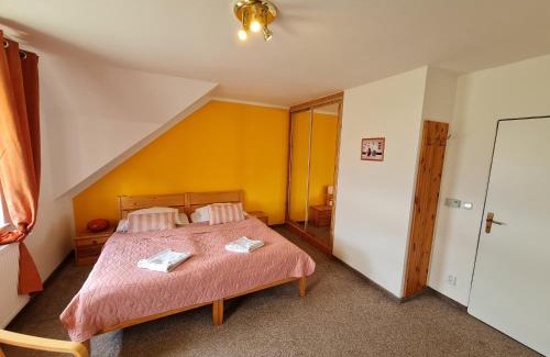 Jilove House | Pet-Friendly Guest House Pod Rozhlednou with Ocean Views