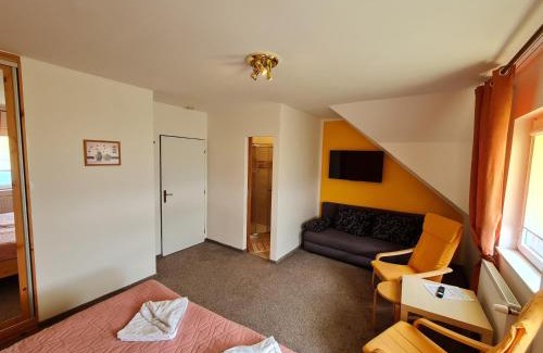 Jilove House | Pet-Friendly Guest House Pod Rozhlednou with Ocean Views