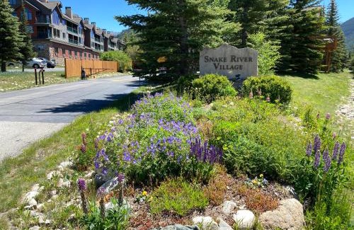 Mountain House House | Experience Snake River 26: Guest Rated 9.8 with Hot Tub