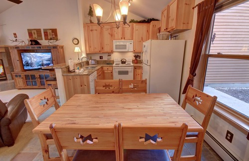 Mountain House Condo | Snake River 42: Top Rated Stay with Spa & Hot Tub