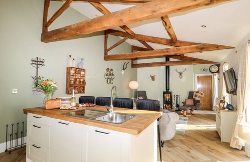 Lofthouse Cottage | Pet-Friendly Snave Cottage with Hot Tub in Appletreewick