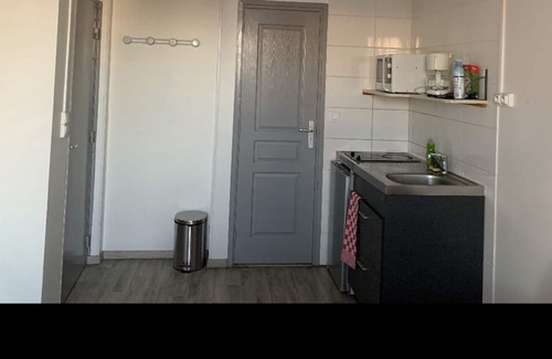 Sablon - Trudaine Apartment | Convenient SNCF Station Stay with Family-Friendly Amenities