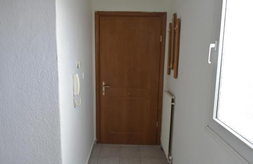 Kozani Apartment | Stylish SnD Rentals - Boutique Apartments for Families