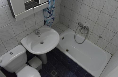 Kozani Apartment | Stylish SnD Rentals - Boutique Apartments for Families