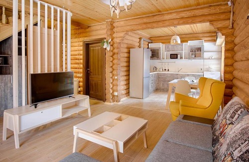 Esto-Sadok House | Delightful Snegiri Village Chalet with Hot Tub & Pet-Friendly