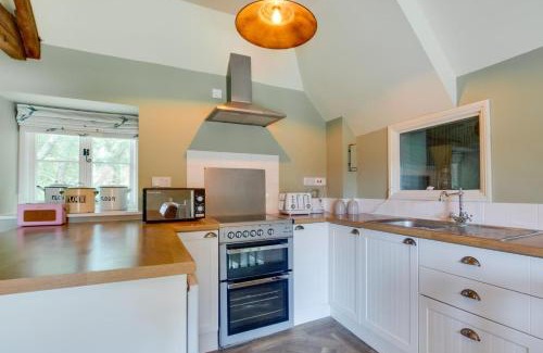 Snettisham House | Pet and Child Friendly Getaway at Snettisham Water Mill