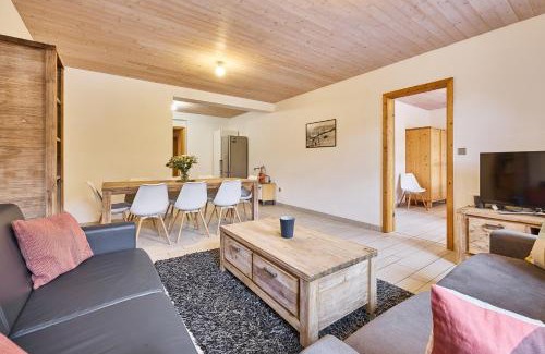 Pec pod Snezkou Apartment | Pet-Friendly Snezka Residence: 4-Star Family Retreat