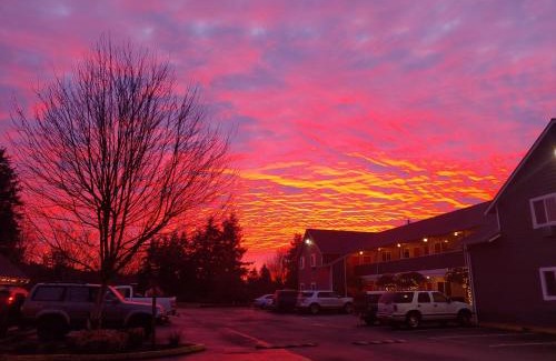 Snohomish Hotel | Pet-Friendly Retreat at Snohomish Inn - Family Approved!