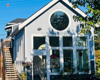 Snohomish Hotel | Pet-Friendly Retreat at Snohomish Inn - Family Approved!