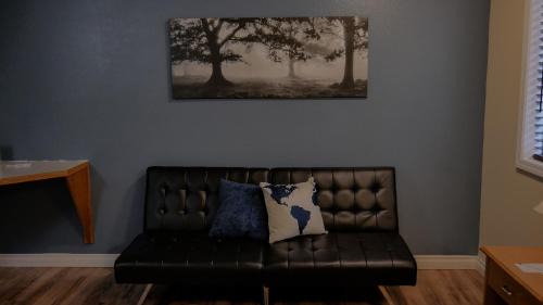 Snohomish Hotel | Pet-Friendly Retreat at Snohomish Inn - Family Approved!
