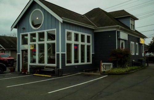 Snohomish Hotel | Pet-Friendly Retreat at Snohomish Inn - Family Approved!