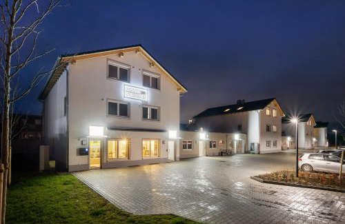 Furstenfeldbruck District Hotel | Pet-Friendly Snooze Apartments Alling with Great Amenities