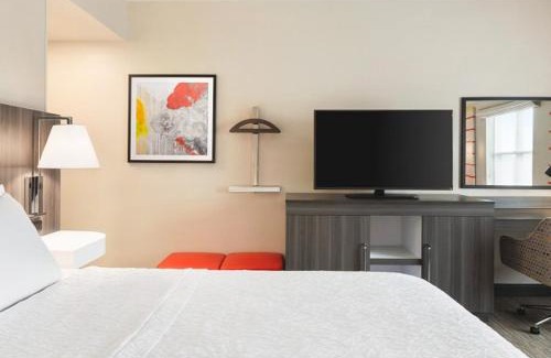 Snoqualmie Ridge Hotel | Discover Snoqualmie Inn: Exceptional Stay with Pool & Pets
