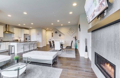 Snoqualmie Ridge House | Snoqualmie Townhome w/Balcony & Mountain Views!