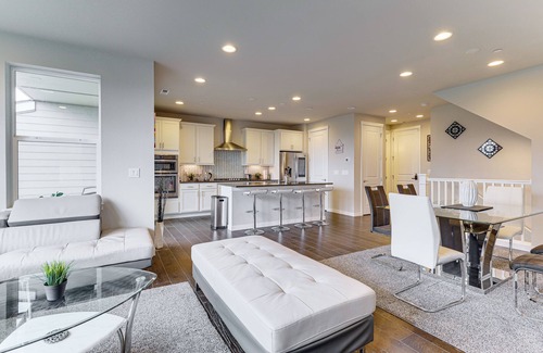 Snoqualmie Ridge House | Snoqualmie Townhome w/Balcony & Mountain Views!