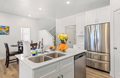 Ivins House | Snow Canyon Escape * Extended Stays * Furnished * Pool and Hot Tub
