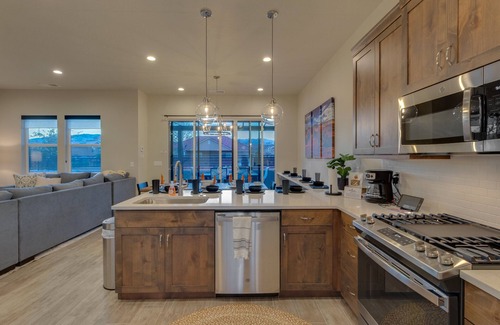 Ivins House | Inviting Snow Canyon Oasis with Private Pool & Hot Tub