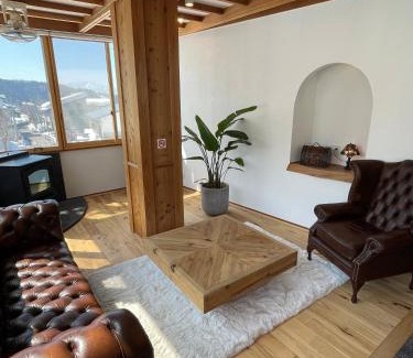 Nozawaonsen House | Inviting Snow Palace Nozawa with Kitchen & 9.5/10 Rating