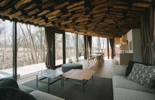 Sanjo Hotel | Snow Peak Field Suite: Spa Retreat with Hot Tub and Dining