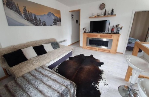Kvartal Noviya Grad Apartment | Snow Pearl Flat 6