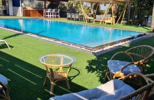 Merom HaGalil Cabin | Relax and Unwind at Snow Spa Caravan with Ocean Views