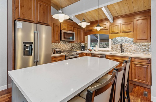 Big Bear Lake Cabin | Relaxing Snow Summit Getaway - Steps from Ski Resort