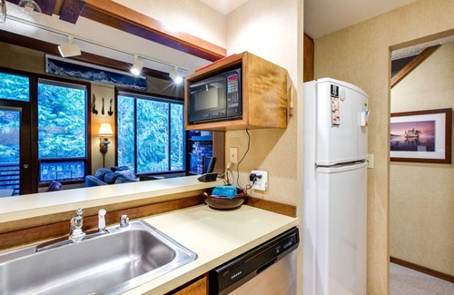 Glacier Condo | Snowater Condo #59: Cozy Retreat with Hot Tub & Pool