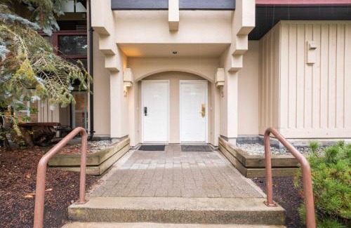 Blackcomb House | Relax at Snowberry by Outpost Whistler - Rated 9/10!