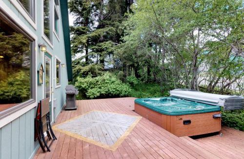 Alyeska Ski Chalet | Pet-Friendly Snowbird Chalet #5 for Family Getaways