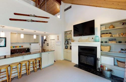 Alyeska Apartment | Cozy Snowbird Condo #170-D - Highly Rated & Family Friendly