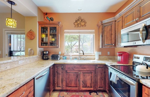 Rancho Vistoso Condo | Perfect Snowbird Condo with Heated Pool and Gym Access
