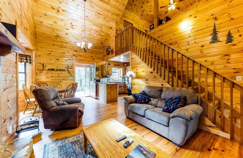 Williamstown Cabin | Cozy Log Cabin Retreat with Hot Tub & Game Room