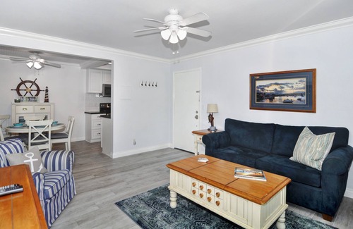 Del Obispo Condo | Escape to Harbor Cove: Relax by Creeks & Walk to Beach!