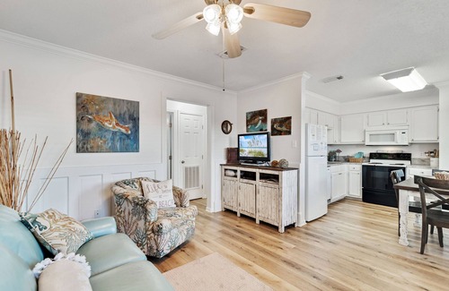 Gulf Shores Condo | Book 3 Nights and Enjoy a Free Night by the Ocean!
