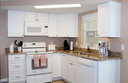 Holiday Lake Estates House | Beachside Retreat: Guest Rated 9.8 with Ocean Views