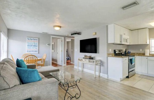 Flagler Beach Condo | Relaxing Pet-Friendly 2 BR Steps from Flagler Beach