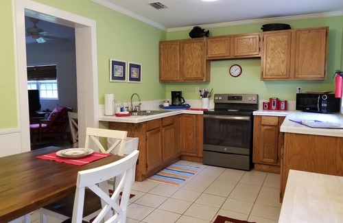 Gulf Shores Cottage | Last Minute Getaway: Dog Friendly with Ocean Views