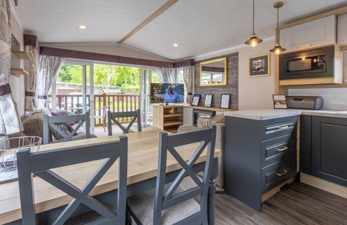 Prenteg House | Relaxing Snowdon Spa Holiday with Pet-Friendly Amenities