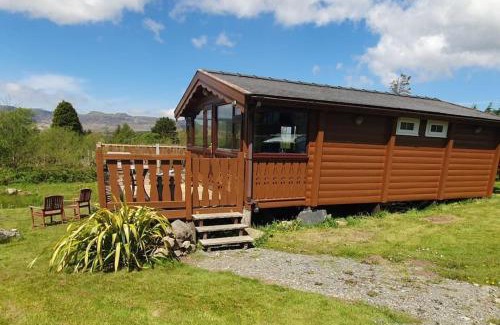 Bronaber Apartment | Mountain View Retreat: Guest Rated 10/10 & Pet Friendly