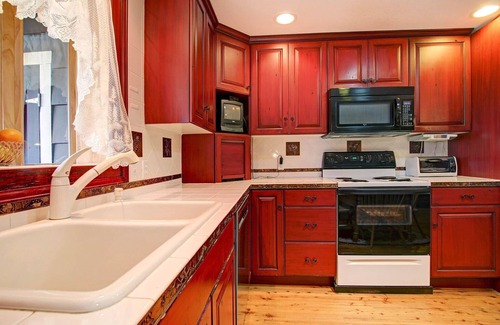 Estes Park Condo | Snowdrift Peak 203 2 Bedroom Condo by RedAwning