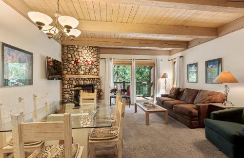 Warrior's Mark Apartment | Family-Friendly Snowdrop 12 with Hot Tub Amenities