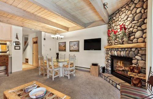 Warrior's Mark Apartment | Family-Friendly Snowdrop 12 with Hot Tub Amenities