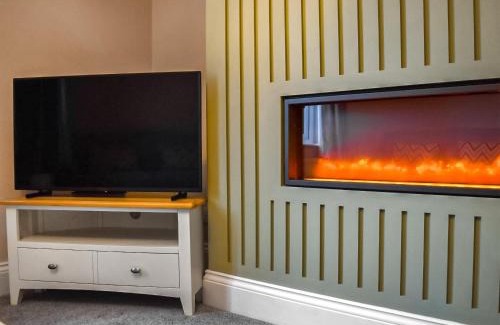North Sunderland House | Inviting Snowdrop Cottage: Family & Pet-Friendly Retreat