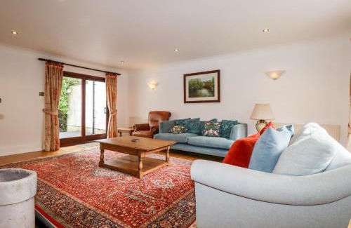 St Wenn House | Snowdrop Hotel: Family-Friendly Retreat with Pool Access