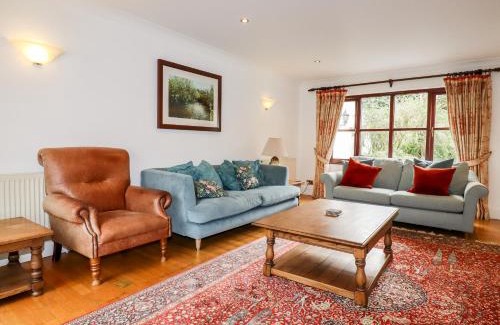 St Wenn House | Snowdrop Hotel: Family-Friendly Retreat with Pool Access