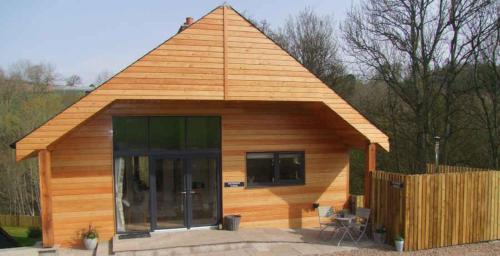 Abernyte House | Cozy Snowdrop Lodge: Your Perfect Pet-Friendly Getaway