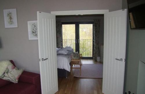 Abernyte House | Cozy Snowdrop Lodge: Your Perfect Pet-Friendly Getaway