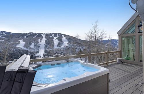 Vail House | Unforgettable Snowfall Sanctuary: Family Retreat with Hot Tub