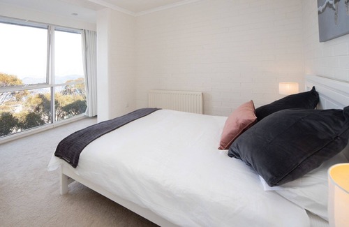 Mount Buller Apartment | SNOWFLAKE 19 - Light and airy apartment with hydronic heating and suitable for families and small gr