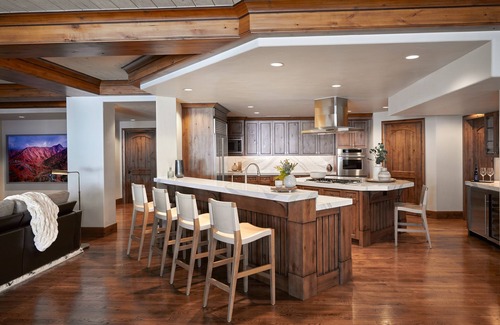 Avon Ski Chalet | Ritz-Carlton Luxe Chalet: 10/10 Reviews & Mountain Views